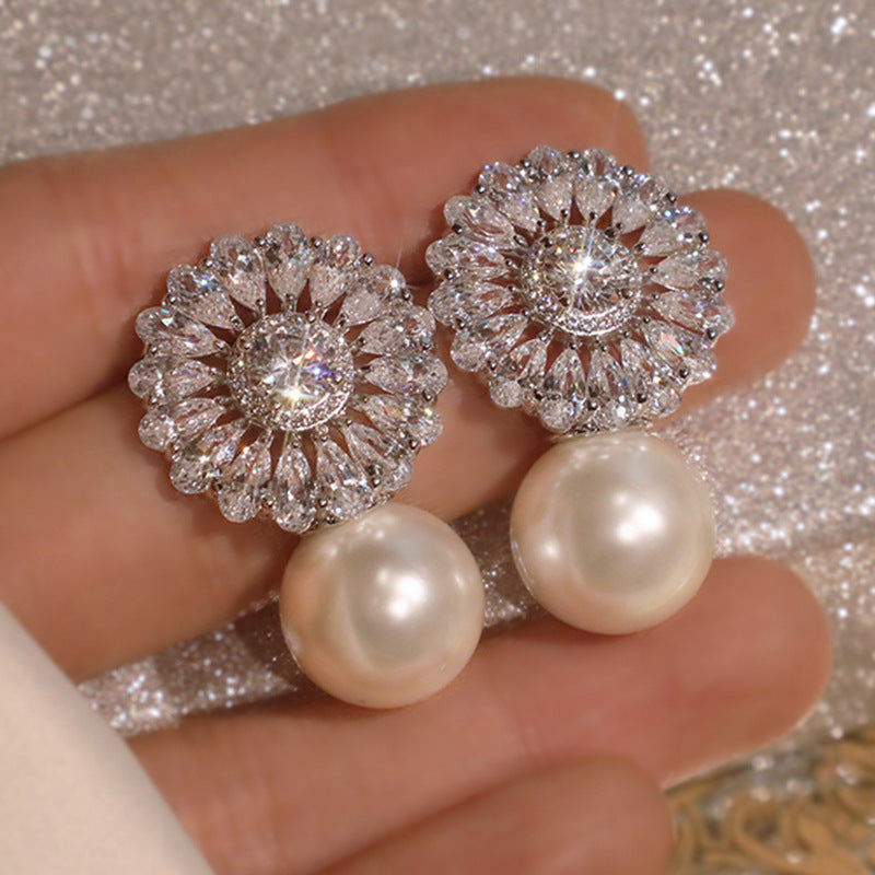 Huitan Europe And America Amazon New Exquisite Flower Pearl Zircon Ladies Earrings Bride Engagement Dinner Jewelry
