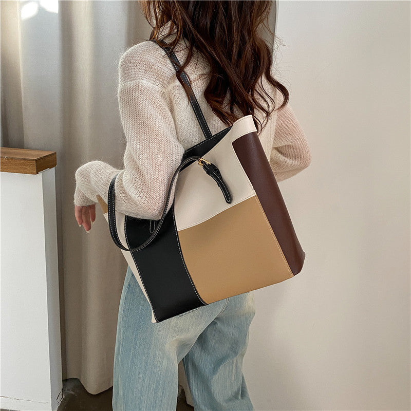 On The New Commuter Large-capacity Tote Bag Female Underarm Bag 2022 New Trendy Autumn Hand-held Shoulder Bag Texture Large Bag
