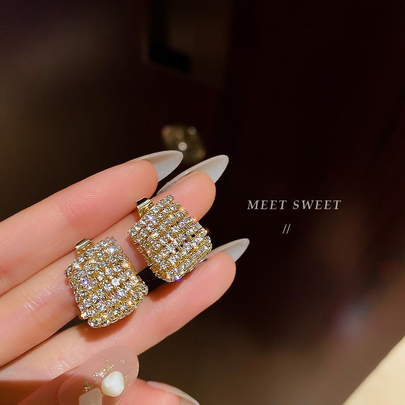 Flash Diamond Exaggerated Large Earrings, High-end Korean Temperament, Atmospheric Fashion, Net Red Earrings, Personalized Design Sense