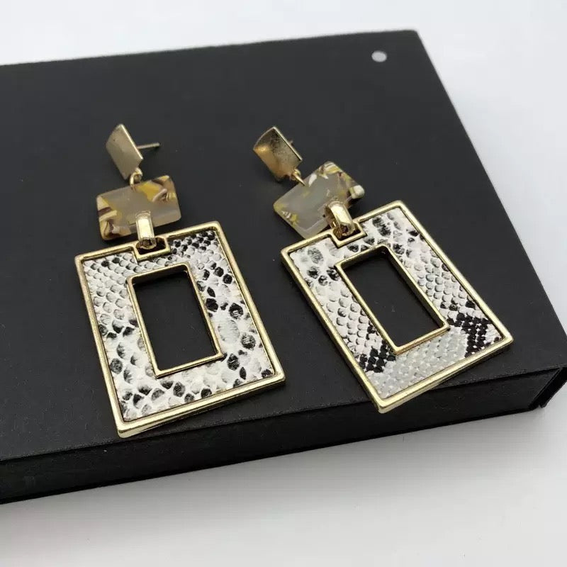 F.J4Z New Vintage Leopard Earrings for Women Fashion Classic Leather Square Earring Geometric Drop Earrings Gifts Dropship